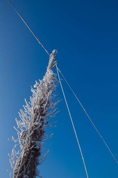 Frozen wires, vale of clwyd